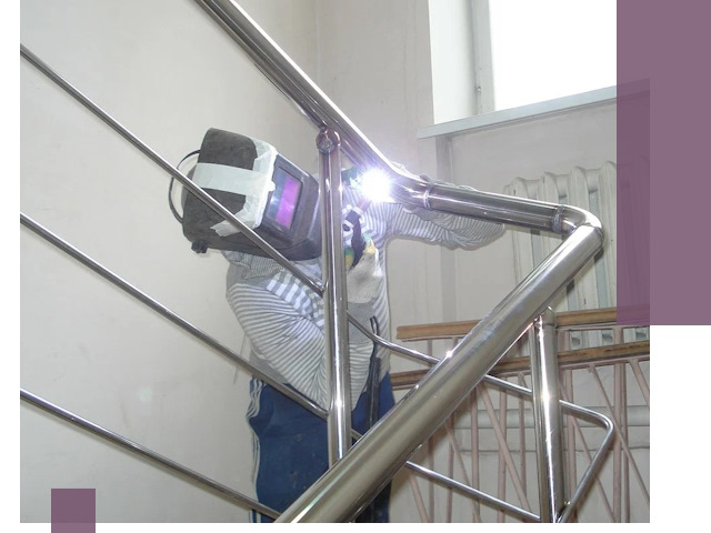 Монтаж перил и ограждений качественно в Новошахтинске