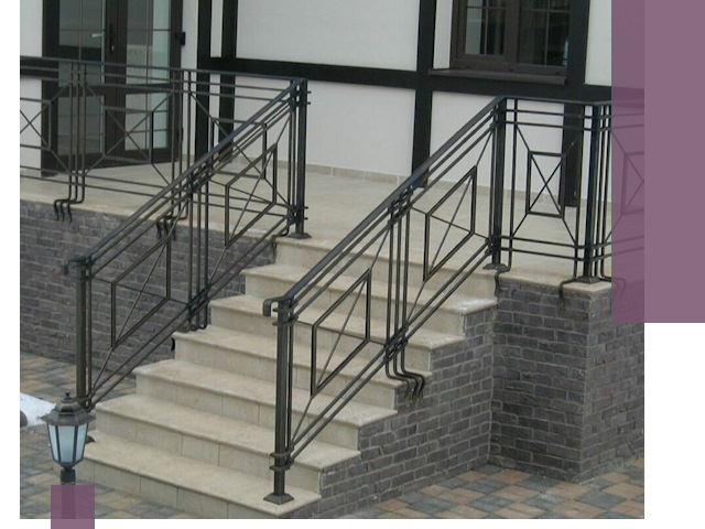 Перила для крыльца в Новошахтинске — монтаж, изготовление и установка