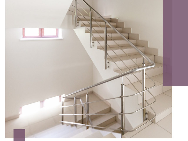 Установка и замена перил в подъезде в Новошахтинске