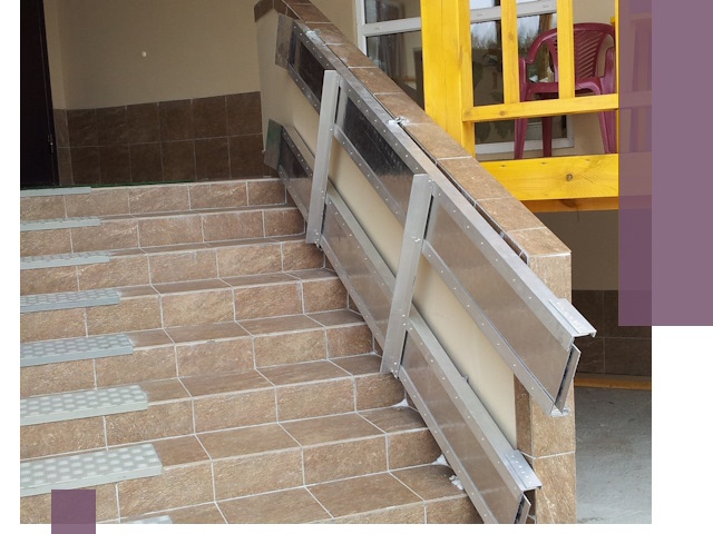 Откидные пандусы под ключ в Новошахтинске — монтаж и демонтаж