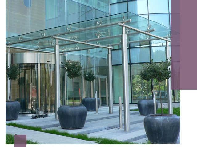 Навесы из стекла на заказ в Новошахтинске — монтаж и установка