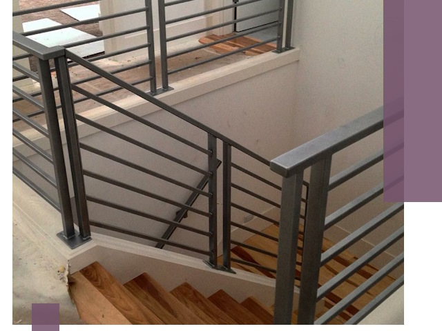 Изготовление поручней из металла и дерева в Новошахтинске